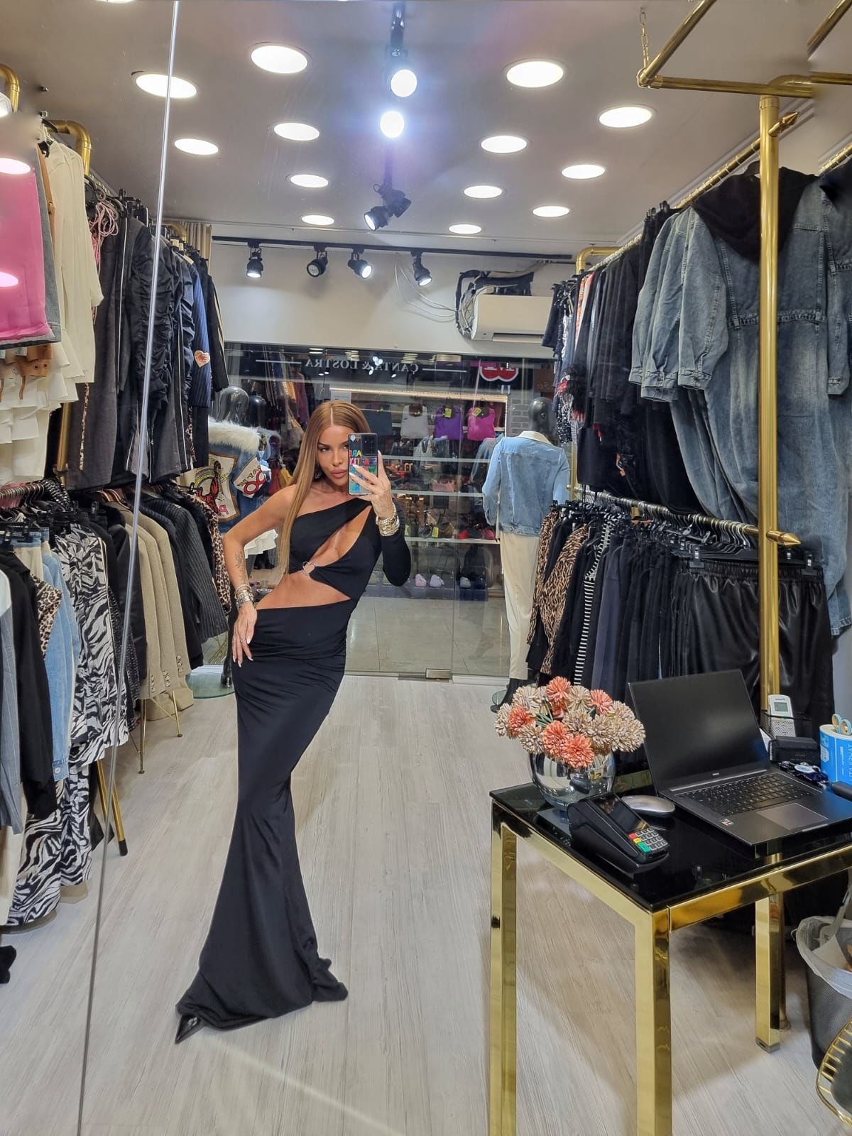 Pencere Detaylı Yırtmaçlı Elbise