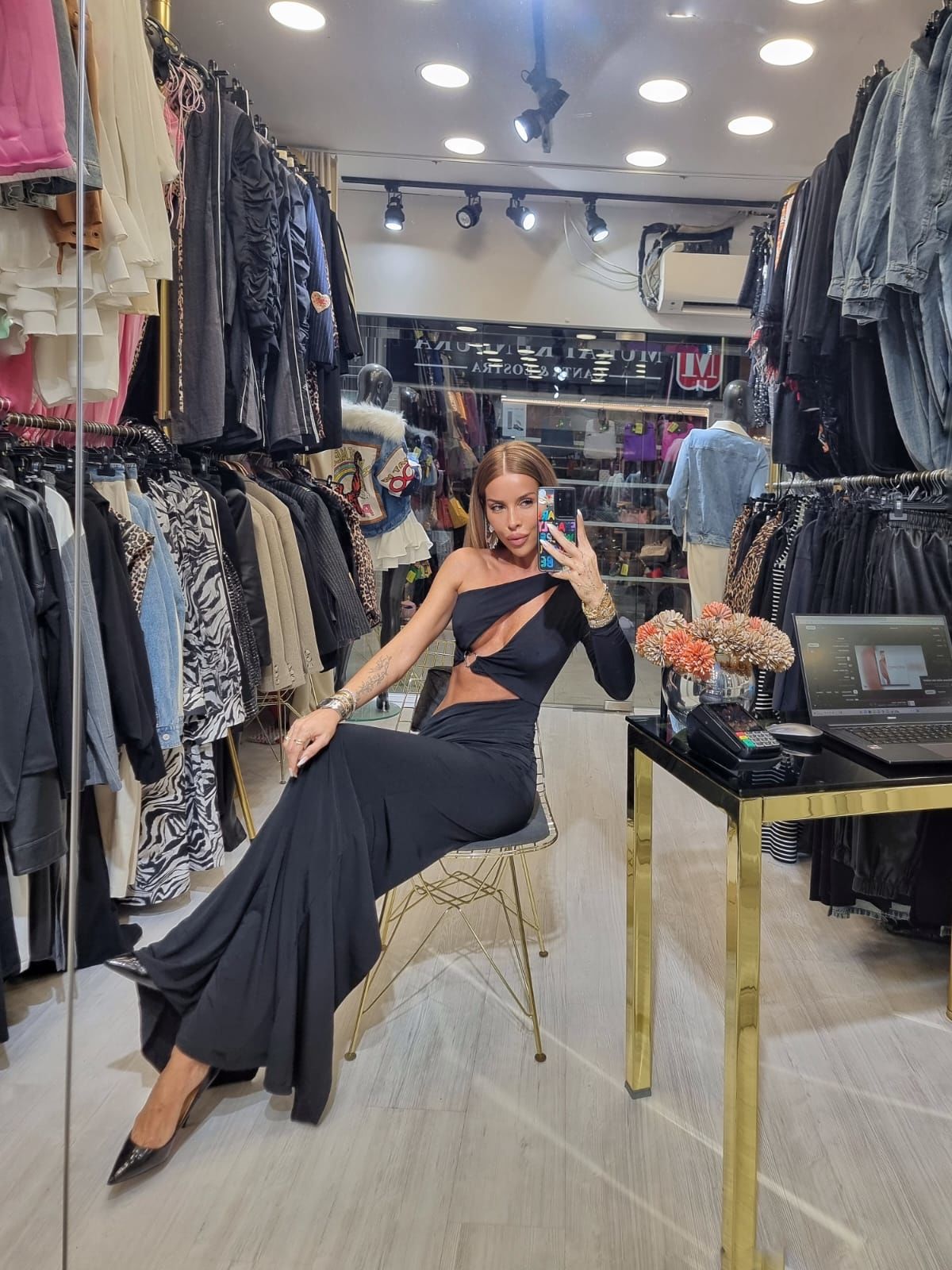 Pencere Detaylı Yırtmaçlı Elbise